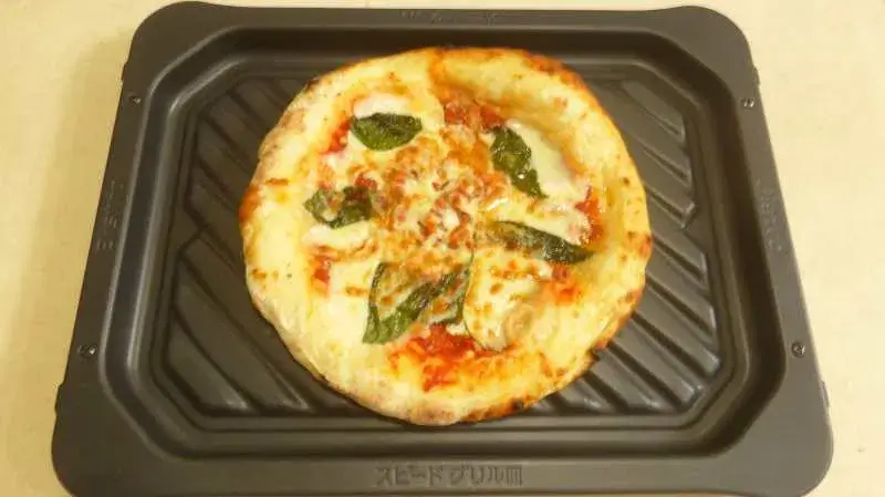 パナソニックのビストロで、市販のピザを温める